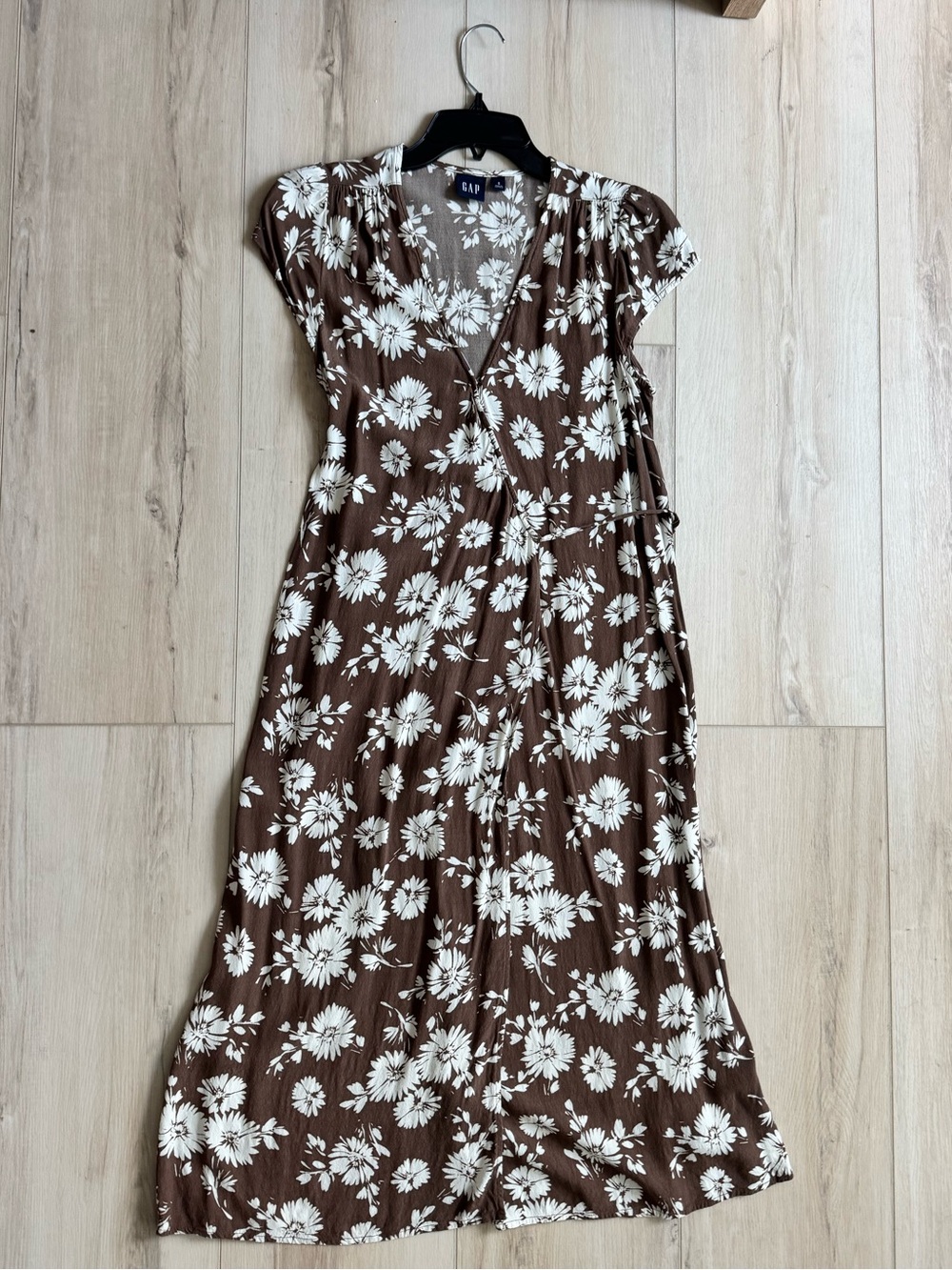 Women’s GAP Lenzing Ecovero Brown Wrap Midi Dress with White Floral Print